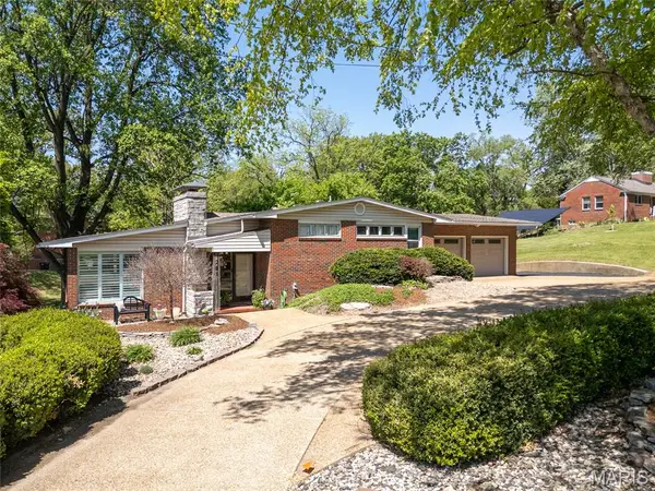 281 S 9th Street, East Alton, IL 62024