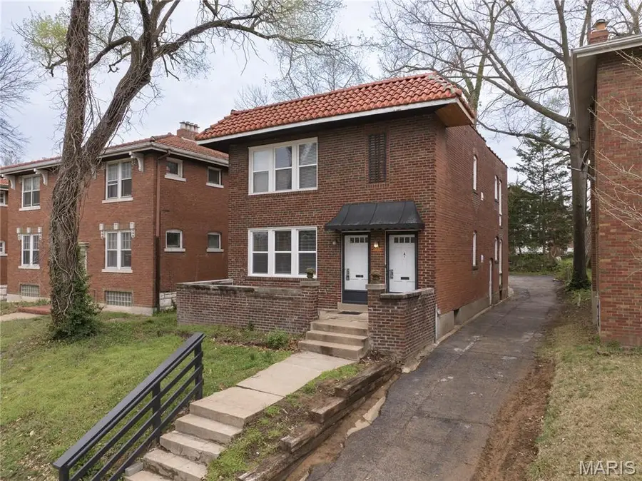 1173 Moorlands Drive, Richmond Heights, MO 63117 - #3