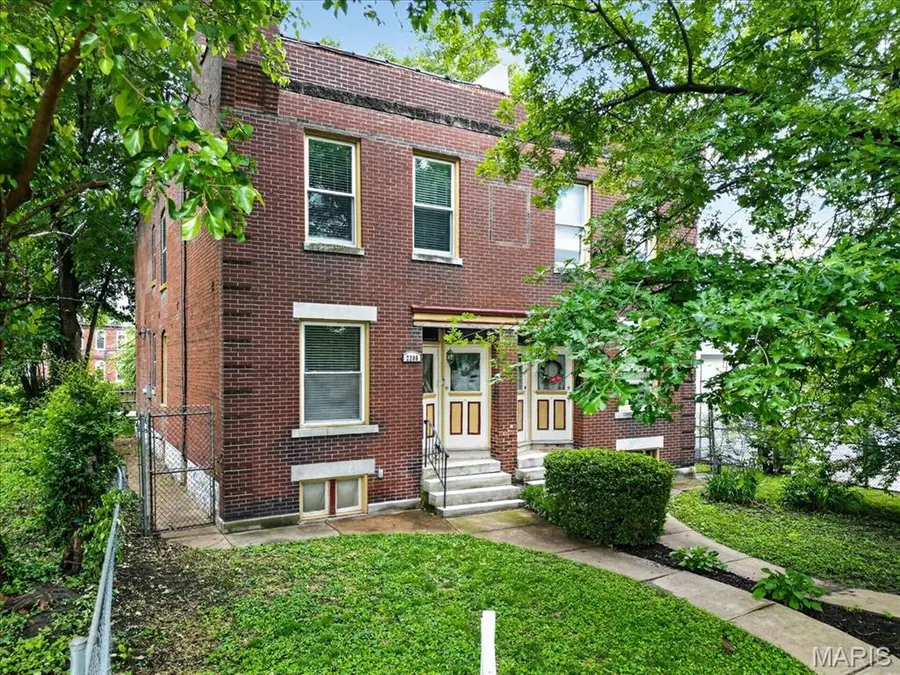 2206 Victor Street, Saint Louis, MO 63104 - #3
