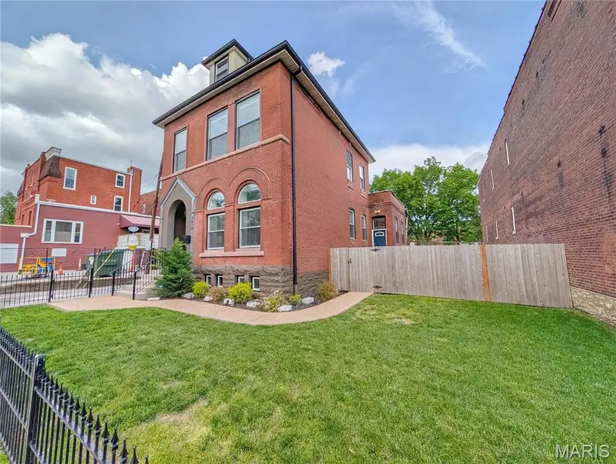 3614 California Avenue, Saint Louis, MO 63118 - #2