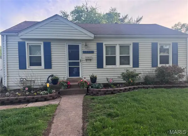 10338 Saint Henry Lane, St Ann, MO 63074