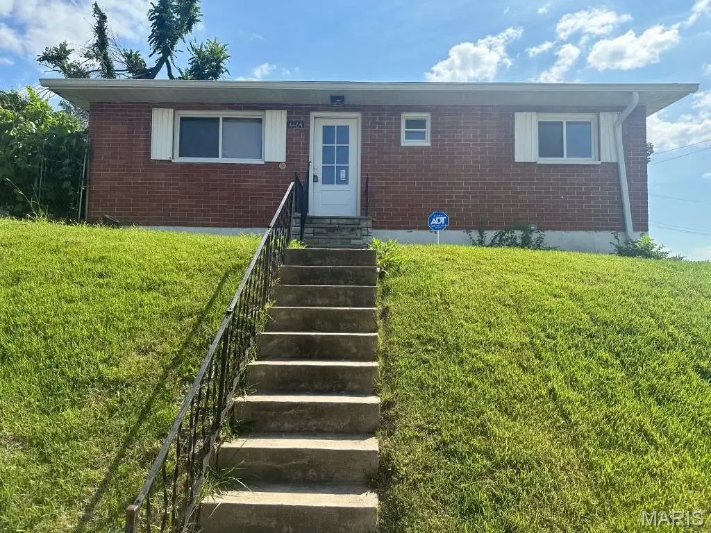 4464 Lee Avenue, Saint Louis, MO 63115 - #1