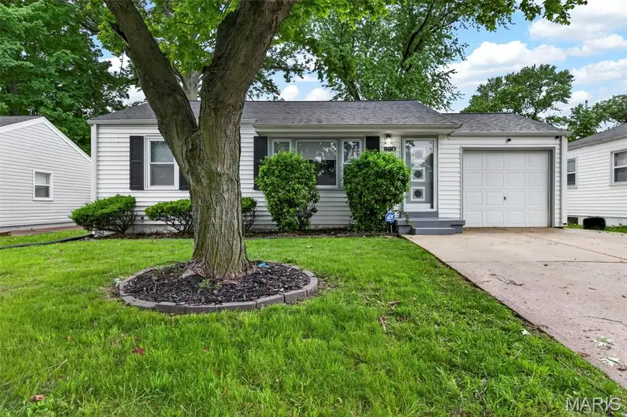 860 Loekes Drive, Florissant, MO 63031 - #2
