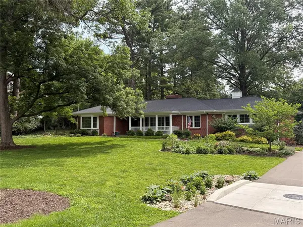 526 Selma Avenue, Webster Groves, MO 63119