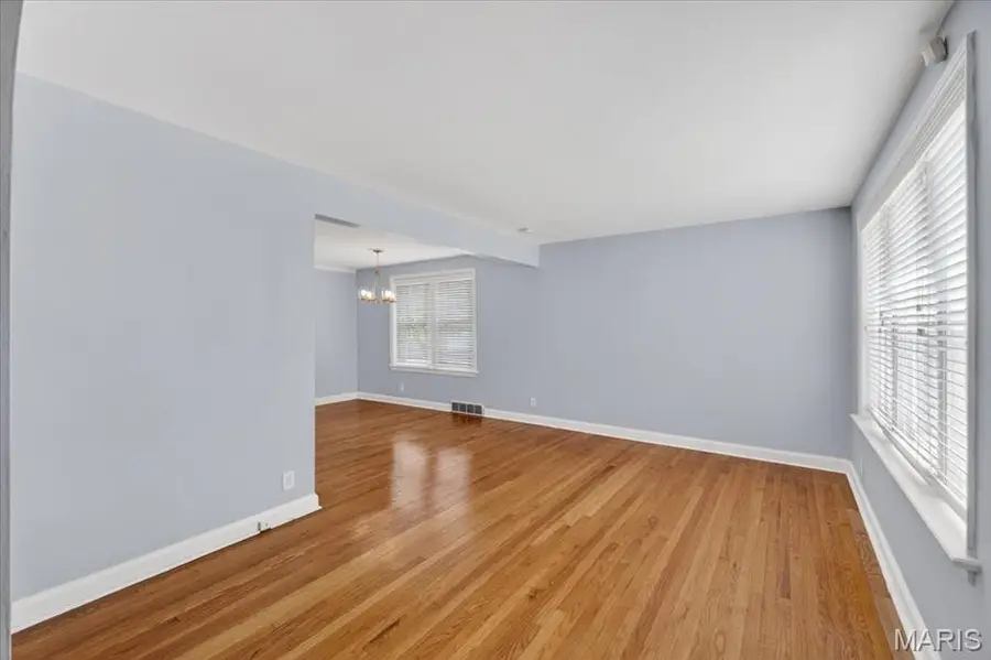 5701 Pernod Avenue, Saint Louis, MO 63139 - #3