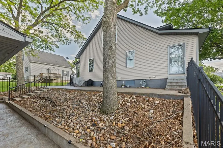 218 E Cherry Street, Columbia, IL 62236 - #3
