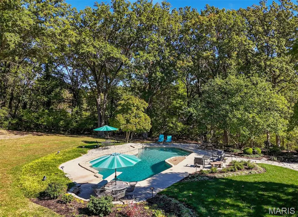 73 Overhills Drive, Ladue, MO 63124 - #1