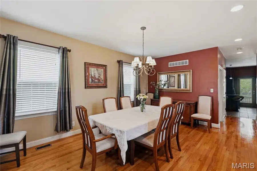 6023 Maple Avenue, Saint Louis, MO 63112 - #3