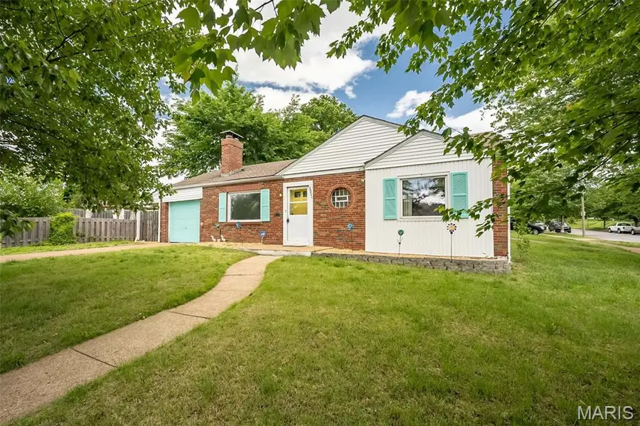 5551 Sutherland Avenue, Saint Louis, MO 63109 - #2