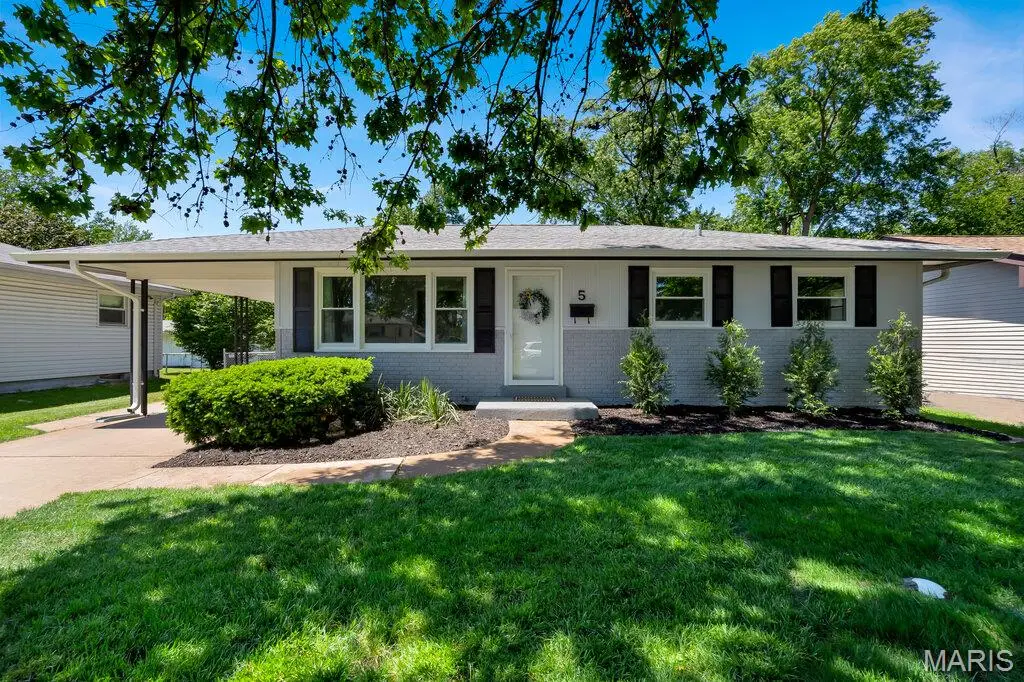 5 Manor Drive, Florissant, MO 63031 - #1