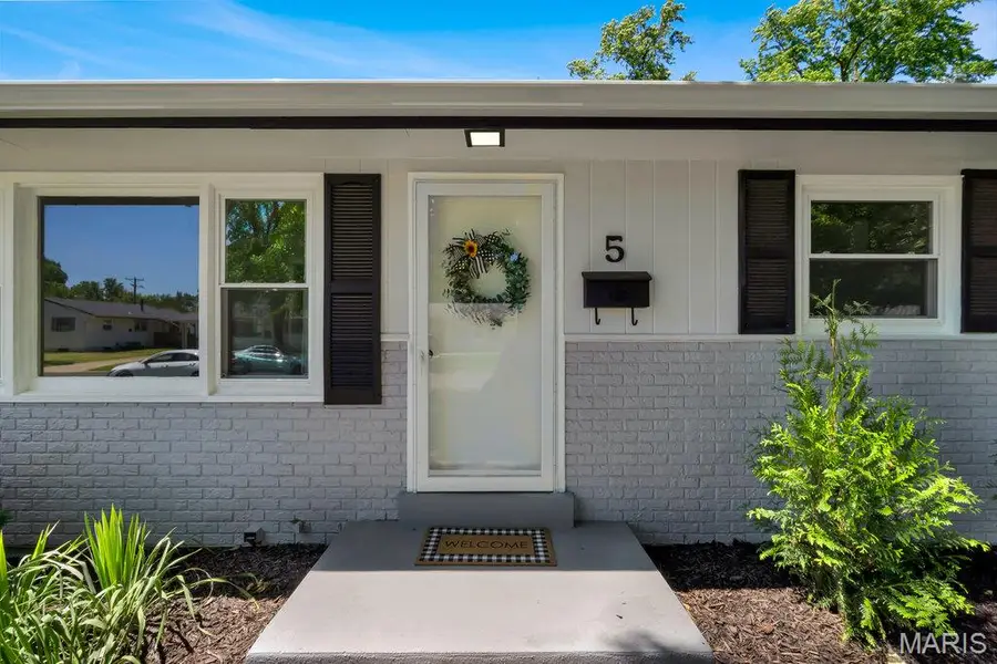5 Manor Drive, Florissant, MO 63031 - #3