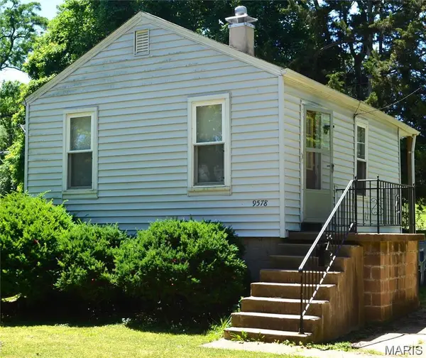 9578 Breckenridge Road, Breckenridge Hills, MO 63114