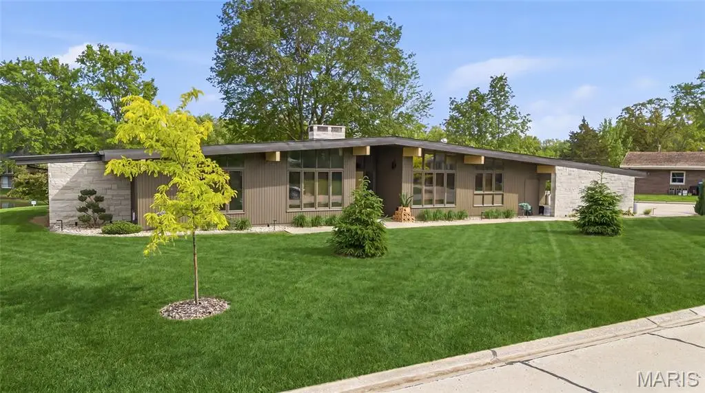 605 Dolphin Drive W, Highland, IL 62249 - #1