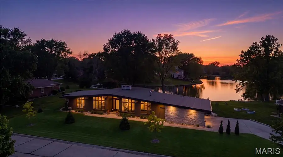 605 Dolphin Drive W, Highland, IL 62249 - #2