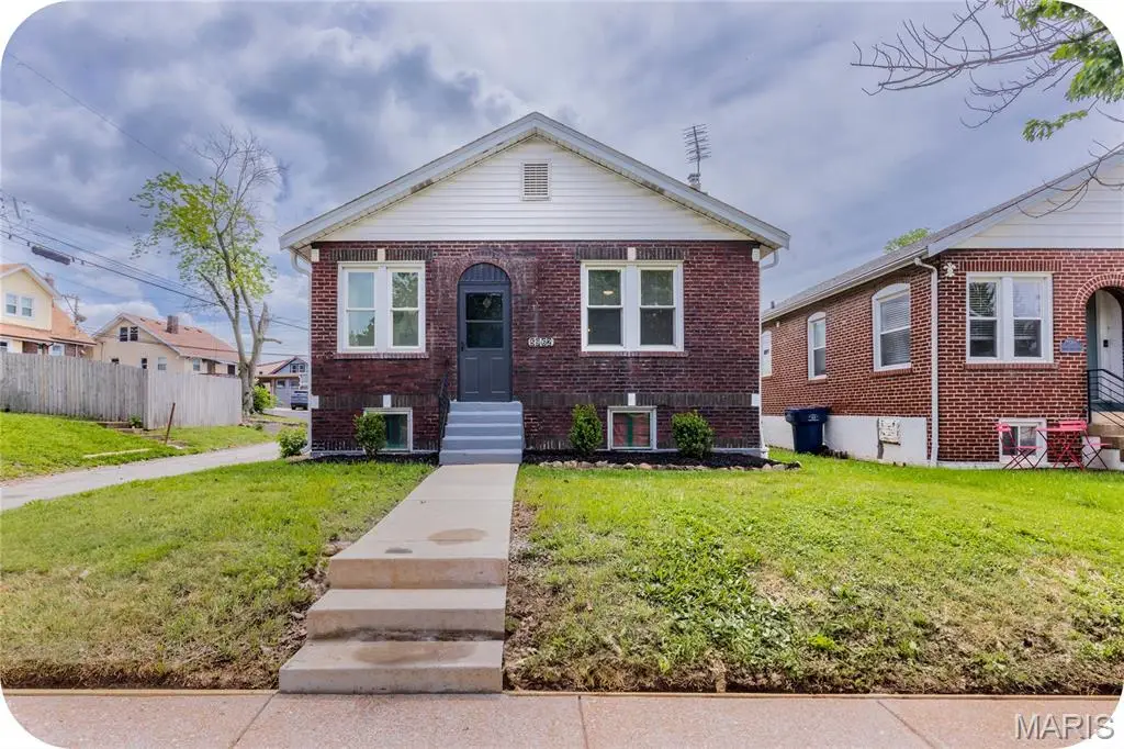 5962 S Cuba Court, Saint Louis, MO 63139 - #1