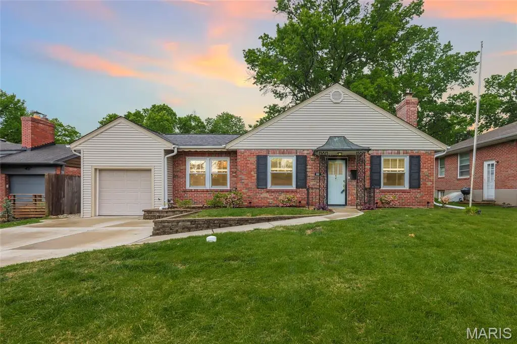 986 Glenbrook Avenue, Glendale, MO 63122 - #1