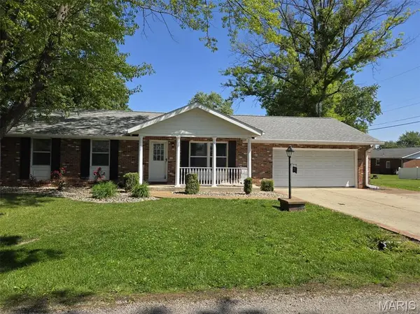 301 Redwood Drive, Aviston, IL 62216