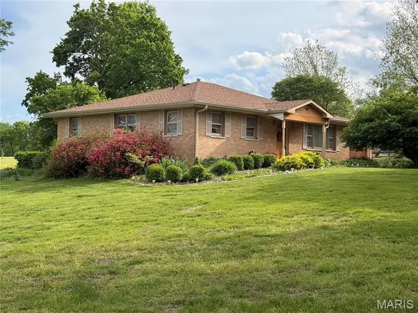 2210 S Highway 94, Defiance, MO 63341