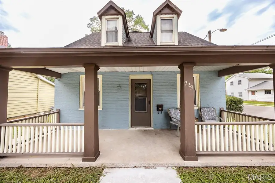 223 N Jefferson Street, Mascoutah, IL 62258 - #2