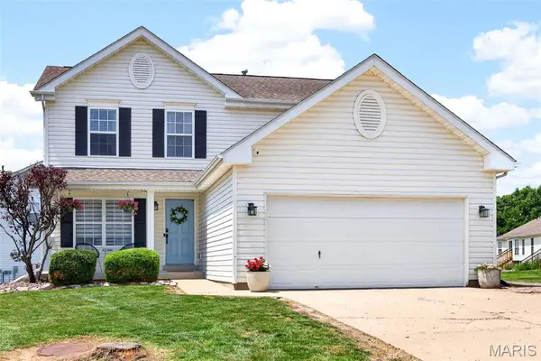 11 Hampshire Court, Lake St Louis, MO 63367