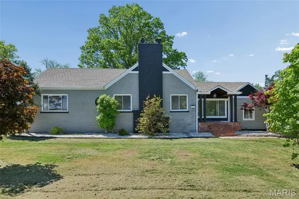 9743 Tesson Ferry Road, St Louis, MO 63123