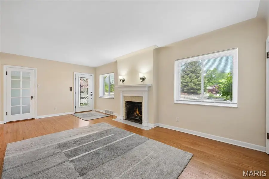 9743 Tesson Ferry Road, Saint Louis, MO 63123 - #2