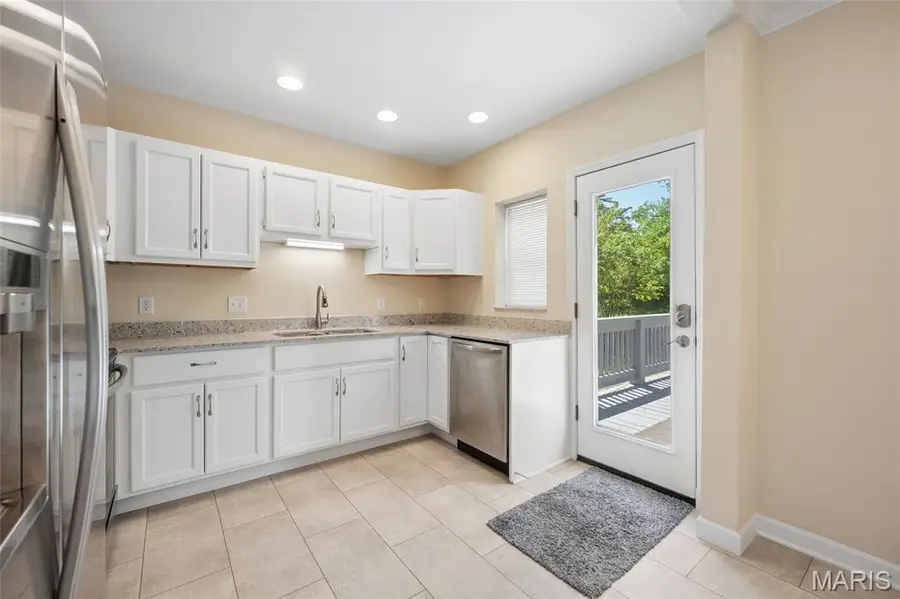 9743 Tesson Ferry Road, Saint Louis, MO 63123 - #3