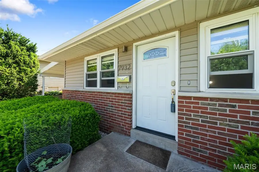 7932 Kingwood Street, Affton, MO 63123 - #3