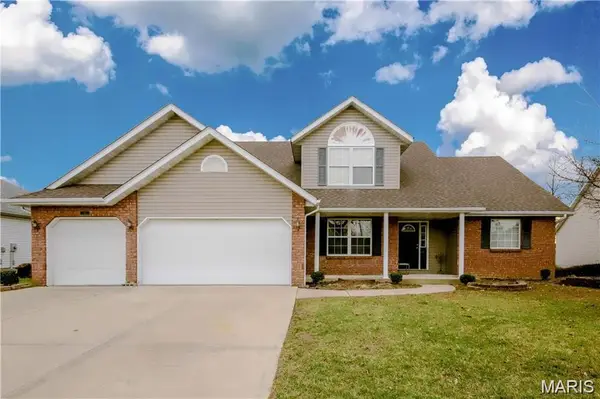 7513 Stonebridge Golf Drive, Maryville, IL 62062