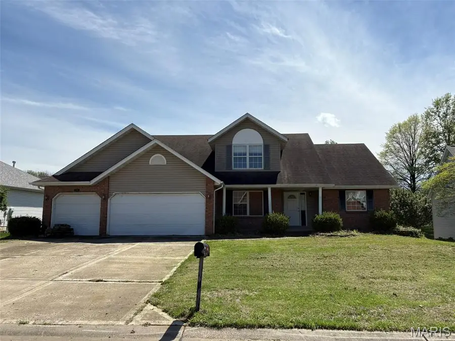 7513 Stonebridge Golf Drive, Maryville, IL 62062 - #2