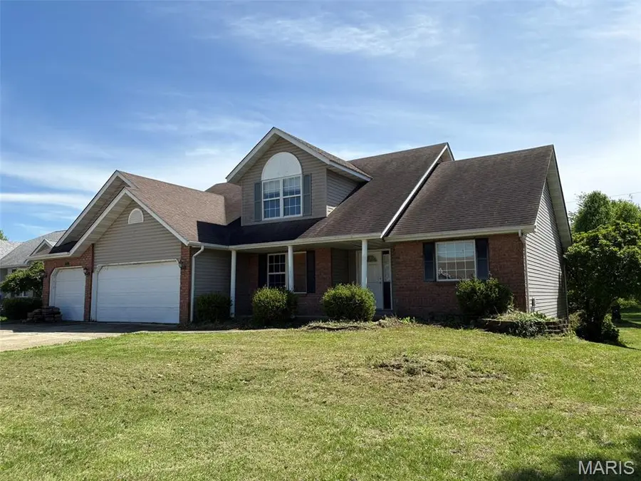 7513 Stonebridge Golf Drive, Maryville, IL 62062 - #3