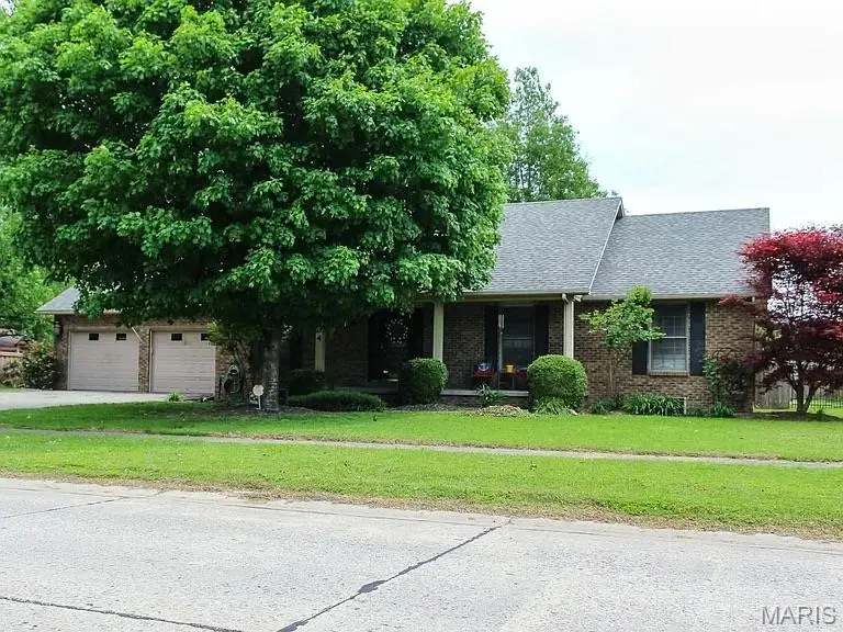 904 Pine Street, Sikeston, MO 63801 - #1