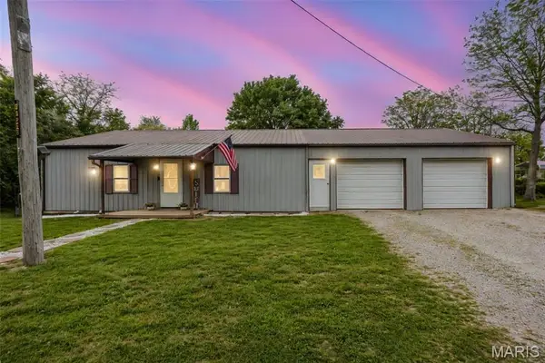 305 E North Street, Mulberry Grove, IL 62262