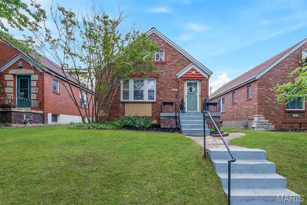 5727 Winona Avenue, Saint Louis, MO 63109 - #1