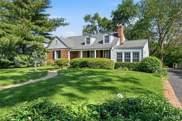 9 Berry Wood Drive, Glendale, MO 63122