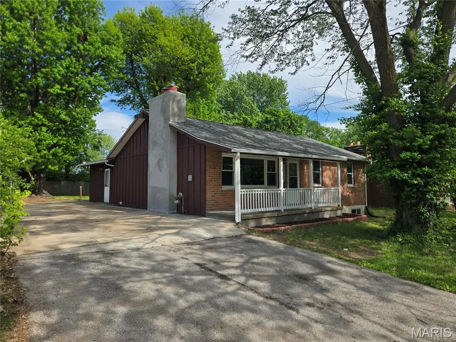 12102 Mckelvey Road, Maryland Heights, MO 63043 - #2