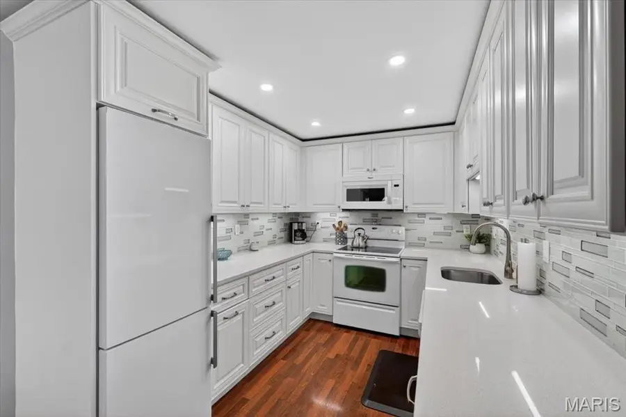 1356 Holgate Drive #G3, Ballwin, MO 63021 - #3