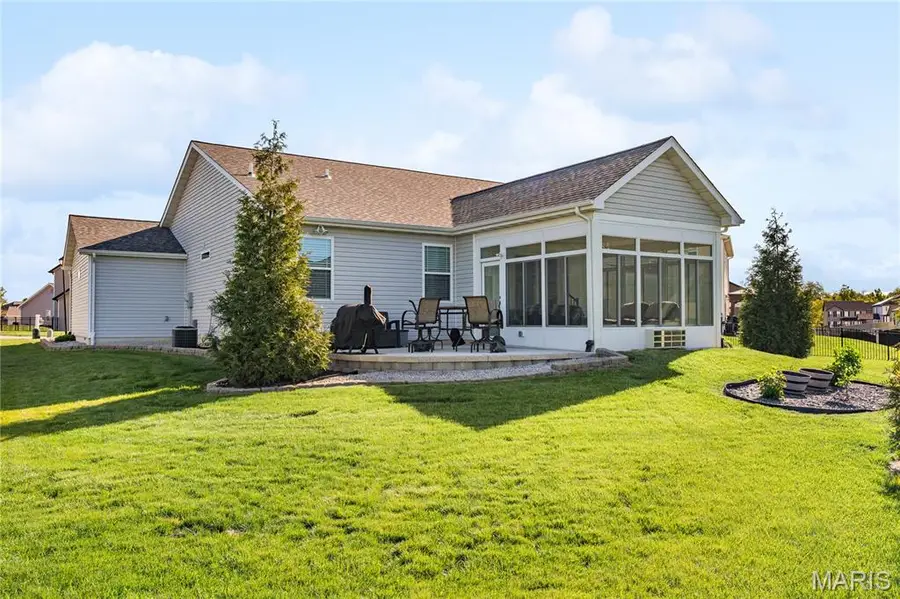 660 Willowbrook Way, Caseyville, IL 62269 - #2