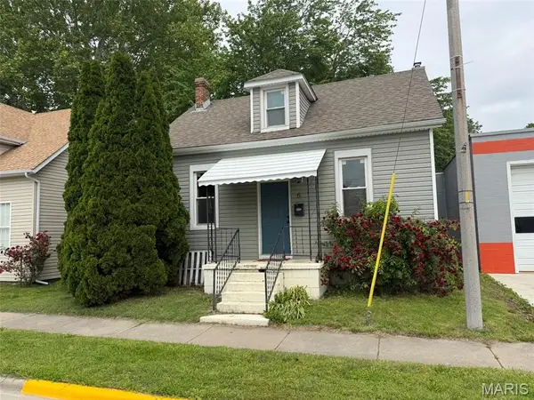 6 W Hanover Street, New Baden, IL 62265