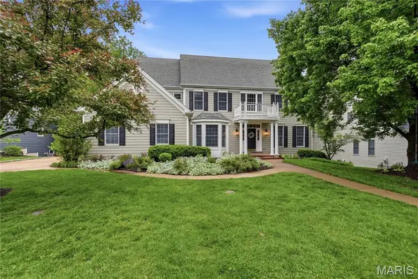 7 Flynn Forest Lane, Glendale, MO 63122