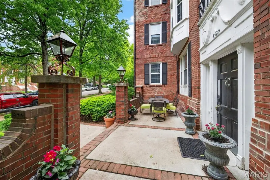 7520 Oxford Drive #2W, Clayton, MO 63105 - #2