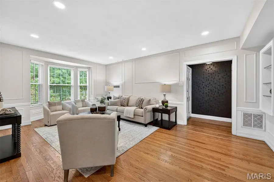 7520 Oxford Drive #2W, Clayton, MO 63105 - #3