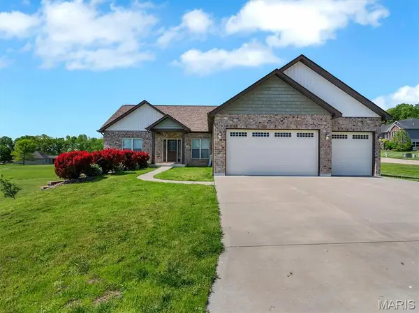 105 Ridgeview Oaks Drive, Washington, MO 63090