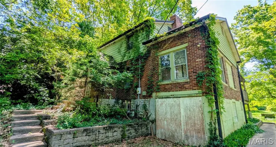 400 Brookside Drive, Caseyville, IL 62232 - #2