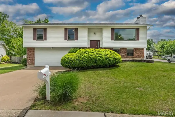 799 Bear Mountain Drive, St Peters, MO 63376