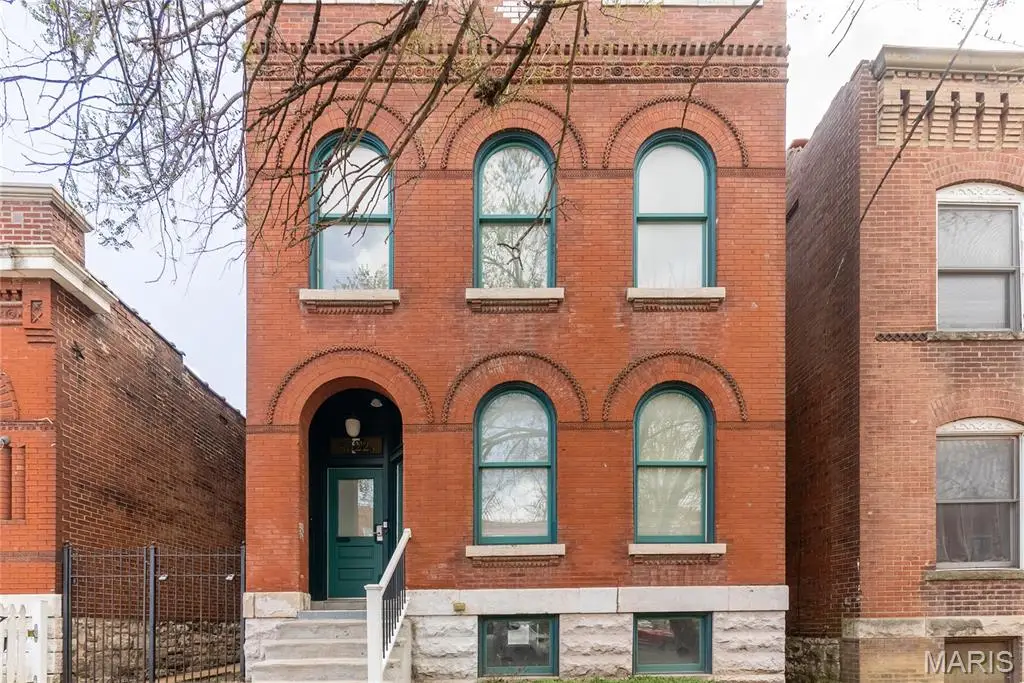 4322 Gibson Avenue, Saint Louis, MO 63110 - #1