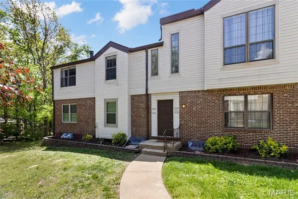 9714 Raintree Village Drive #3F, Hillsboro, MO 63050