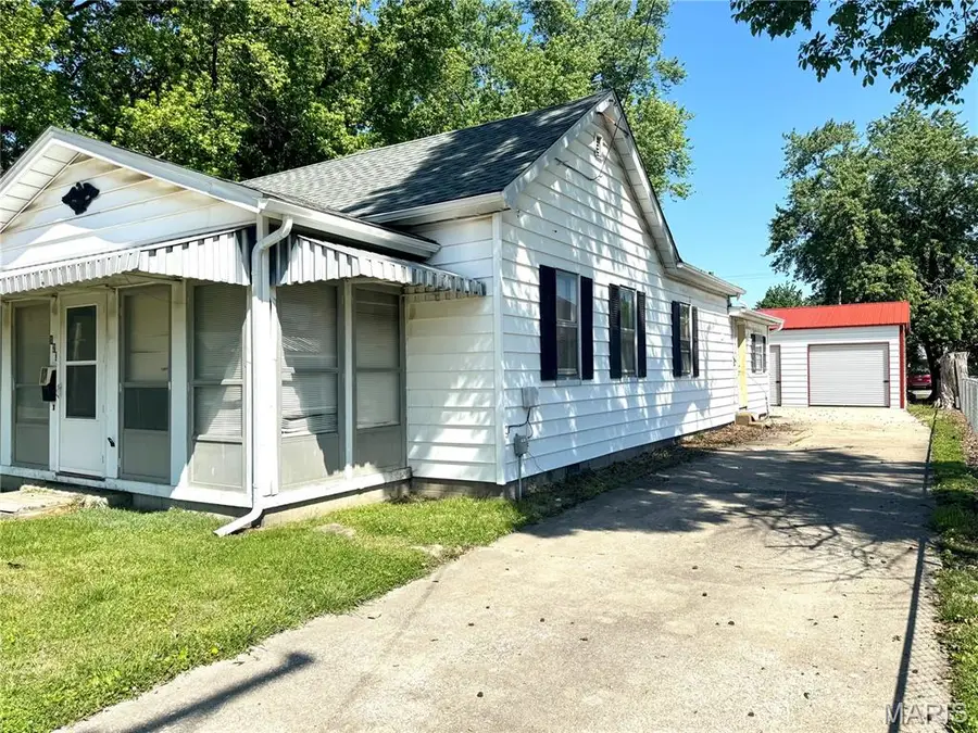 123 W South Street, Litchfield, IL 62056 - #3