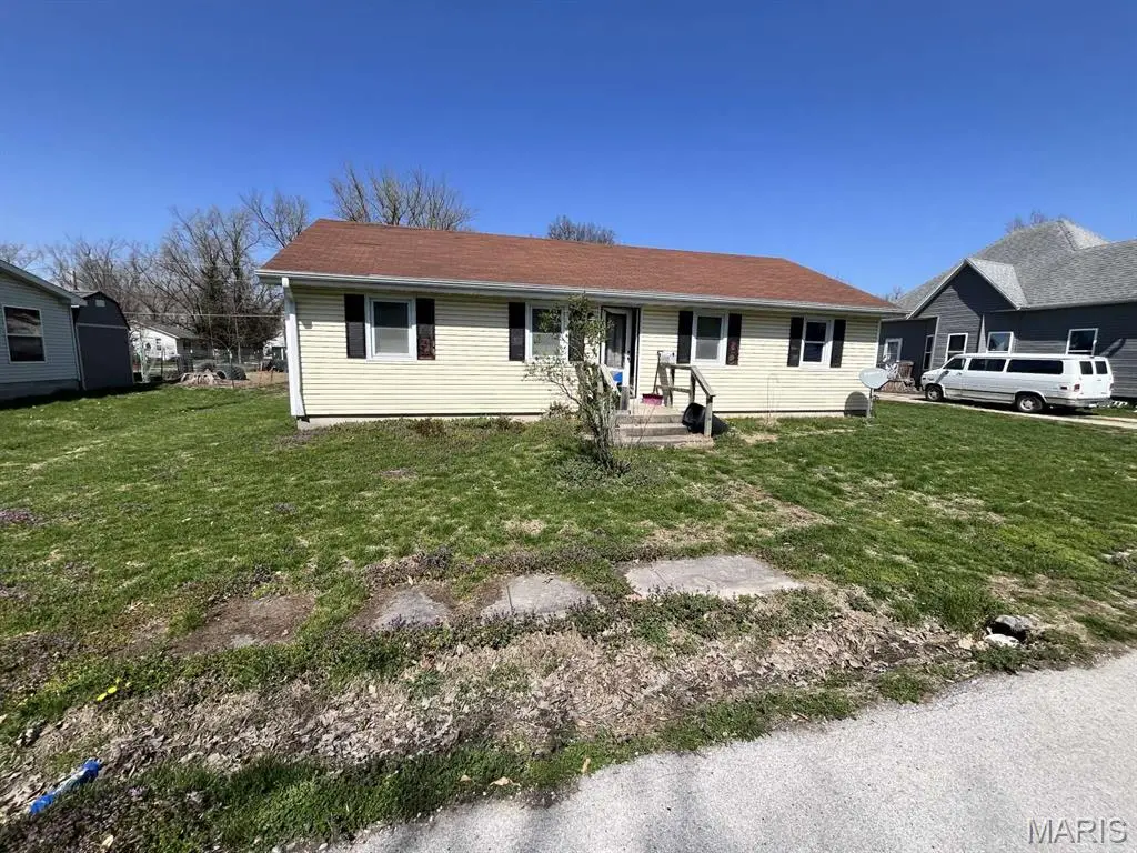 210 Dean Street, Shelbina, MO 63468 - #1