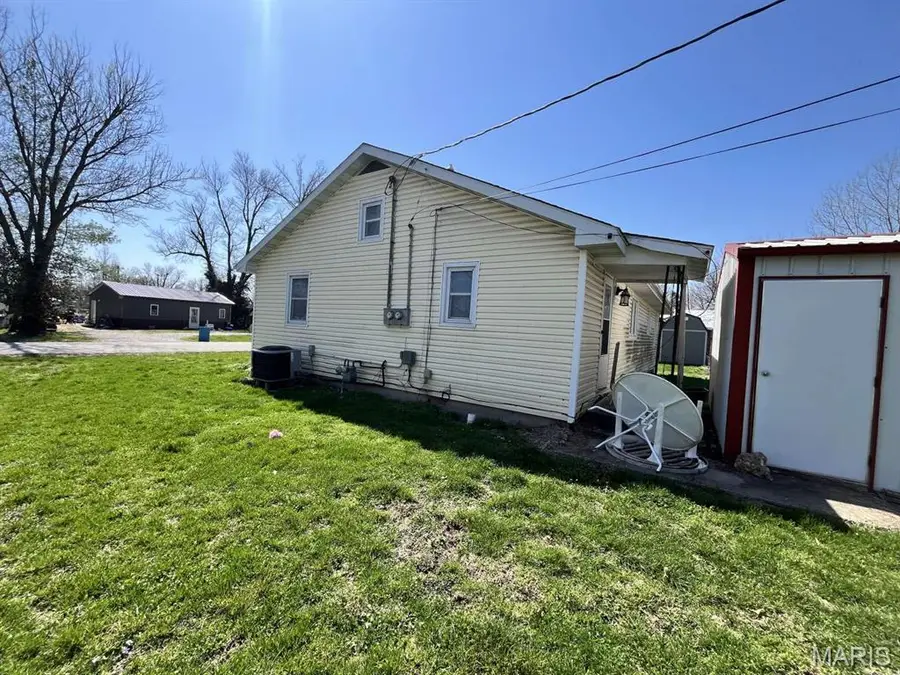 210 Dean Street, Shelbina, MO 63468 - #3